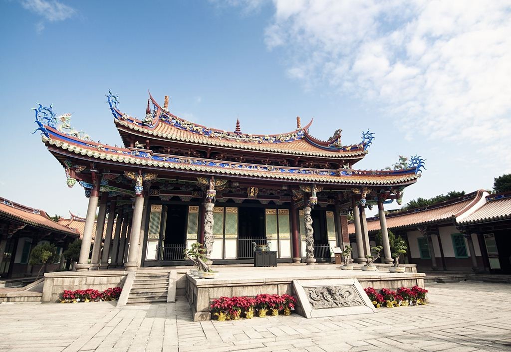 This beautifully preserved historic temple was built to a traditional Chinese design.