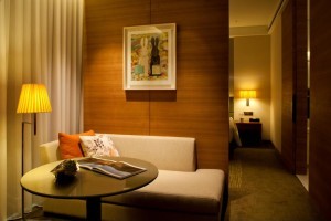 s800Suite-Night-300x200